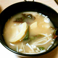 よっちゃん★☆★'s cooksnap of when they made 乾燥えのきとたけのこのお味噌汁.