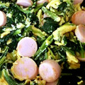 ひなみはる's cooksnap of when they made ☆ほうれん草と魚肉ソーセージの卵炒め☆.