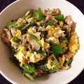 はるちゃんママ★'s cooksnap of when they made 豚こま肉とオクラとふわふわ卵の塩麹炒め.