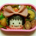 MiMiyuyuyu's cooksnap of when they made 女の子♪リボンバージョン☆キャラ弁.