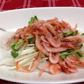 リリーペン's cooksnap of when they made 新玉ねぎと桜えびの釜揚げでサラダ。.