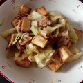 容疑者Ｘ's cooksnap of when they made 豚と厚揚げとキャベツの簡単中華炒め.