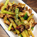 1094403's cooksnap of when they made ﾌﾞﾛｯｺﾘｰの茎ｶﾚｰ炒め.