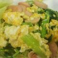 ぱんだ123's cooksnap of when they made 豆苗と魚肉ソーセージのガリバタ醤油炒め☆.