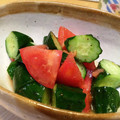 kyunkyu's cooksnap of when they made トマトときゅうりの中華サラダ.