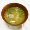 pitachan1's cooksnap of when they made キャベツと絹さやの味噌汁.