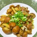 yukiyobi's cooksnap of when they made オッキーなめこのバター醤油炒め♬.