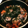 Roger803's cooksnap of when they made おかず感たっぷりの切り昆布と鶏肉の煮物.