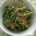 ラリー＆サラ's cooksnap of when they made えのきとピーマンの醤油&マヨネーズ炒め.