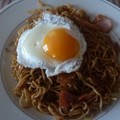 さとみにぃ～'s cooksnap of when they made 目玉焼き焼きそば.