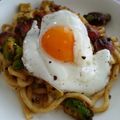 ミルク１８'s cooksnap of when they made 半熟卵のせ*アボカドの甘辛焼きうどん*.