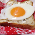 モチョ1013's cooksnap of when they made クリームチーズの黒胡椒目玉焼きトースト.