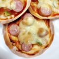 はるmam105's cooksnap of when they made 余り物で簡単☆餃子の皮ピザ♪.