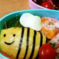 ｙｕ＊ｋａ's cooksnap of when they made ＊キャラ弁＊ブンブンブンはちがとぶ～♪.
