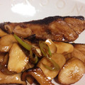 七瀬真琴's cooksnap of when they made 胡麻香る♪ぶりの照り焼き☆エリンギ添え.