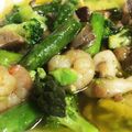 Jh885513's cooksnap of when they made 海老とアボカドとアスパラのアヒージョ.