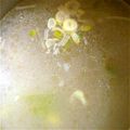 kam嫁's cooksnap of when they made ウェイパーとしょうがの超絶簡単中華スープ.