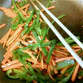 はるか＊ワーママ's cooksnap of when they made 簡単☆にんじんとピーマンのきんぴら.