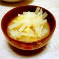 yuka119's cooksnap of when they made 大根と油あげの味噌汁.