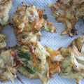 ゆうたんのママさん's cooksnap of when they made 簡単！残り野菜のかき揚げ.