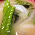 イナバニ〜's cooksnap of when they made 絹さや＆玉ねぎ味噌汁　スナップエンドウ.