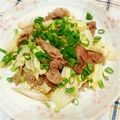 にゃにゃ☆☆☆'s cooksnap of when they made 春キャベツと豚小間肉炒め、のせご飯.