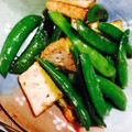 みゆ、みみママ's cooksnap of when they made スナップえんどうと厚揚げのピリ辛炒め.