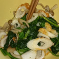 nyoromisan's cooksnap of when they made ほうれん草とシメジと竹輪のお浸し.