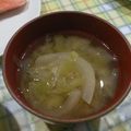 ラリー＆サラ's cooksnap of when they made 今だけ！新玉＆春きゃべつのお味噌汁.
