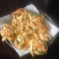 みちばん♡'s cooksnap of when they made 新玉ねぎとスナップエンドウのかき揚げ.