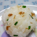 かごちゃー's cooksnap of when they made ねぎ・しょうが・おかか・しょうゆおにぎり.