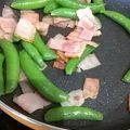 もんごろさん's cooksnap of when they made 簡単！スナップエンドウとベーコン炒め.