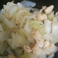 はまなかだ's cooksnap of when they made 簡単！鶏皮と玉ねぎのシンプル☆炒め.