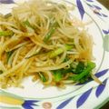 ゆとしゃ's cooksnap of when they made もやしとにらの炒め物.