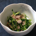 tkともtk's cooksnap of when they made 豆苗（トウミョウ）と豚肉のからし和え.