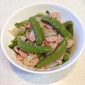 とみぃ86753's cooksnap of when they made 新玉ねぎとスナップえんどう炒め.