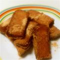熊真呂's cooksnap of when they made 懐かしおやつ♪食パンのかりんとう♪.
