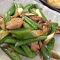 ragiragi's cooksnap of when they made スナップエンドウと鶏肉の生姜炒め.