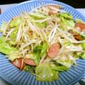いっくみんく's cooksnap of when they made コスパ高☆もやしとキャベツのにんにく炒め.