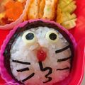 ロンろん太郎's cooksnap of when they made 簡単♡ドラえもんおにぎり♪キャラ弁当.