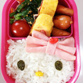 miiiyah's cooksnap of when they made キャラ弁＊ペタペタキティちゃん.