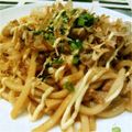 2483's cooksnap of when they made ヨシダソースマヨで簡単焼きうどんランチ.