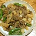 しの１１０３'s cooksnap of when they made 新じゃがいもとスナップエンドウの牛肉炒め.