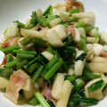 もか75's cooksnap of when they made かぶとベーコンの、ころころ炒め.