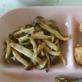 涼ママらぐまん's cooksnap of when they made キノコの黒い三連星炒め♪.