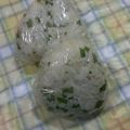 ラリー＆サラ's cooksnap of when they made 揚げ玉・大葉・いりごまのおにぎり.