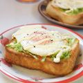 ななクレープ's cooksnap of when they made 目玉焼きon！バジル風味キャベトースト.