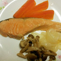 ＮａＲａＮｊａ's cooksnap of when they made 簡単ﾍﾙｼｰ鮭のきのこ蒸し.