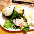 komutatata's cooksnap of when they made ちょっと余ったコーンdeおにぎり.