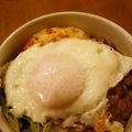 BiwacoJune's cooksnap of when they made ピリ辛だし醤油タレ！納豆とろろ目玉焼き丼.